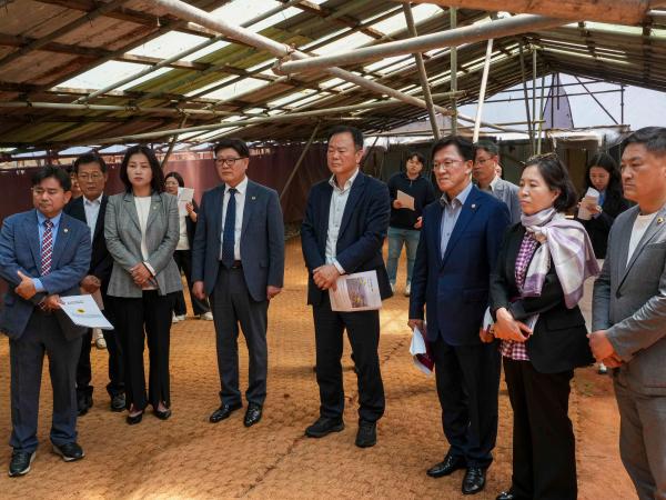 24.05.09. 제409회 도의회 임시회 문화건설안전위원회 현지의정활동(초남이성지) 4