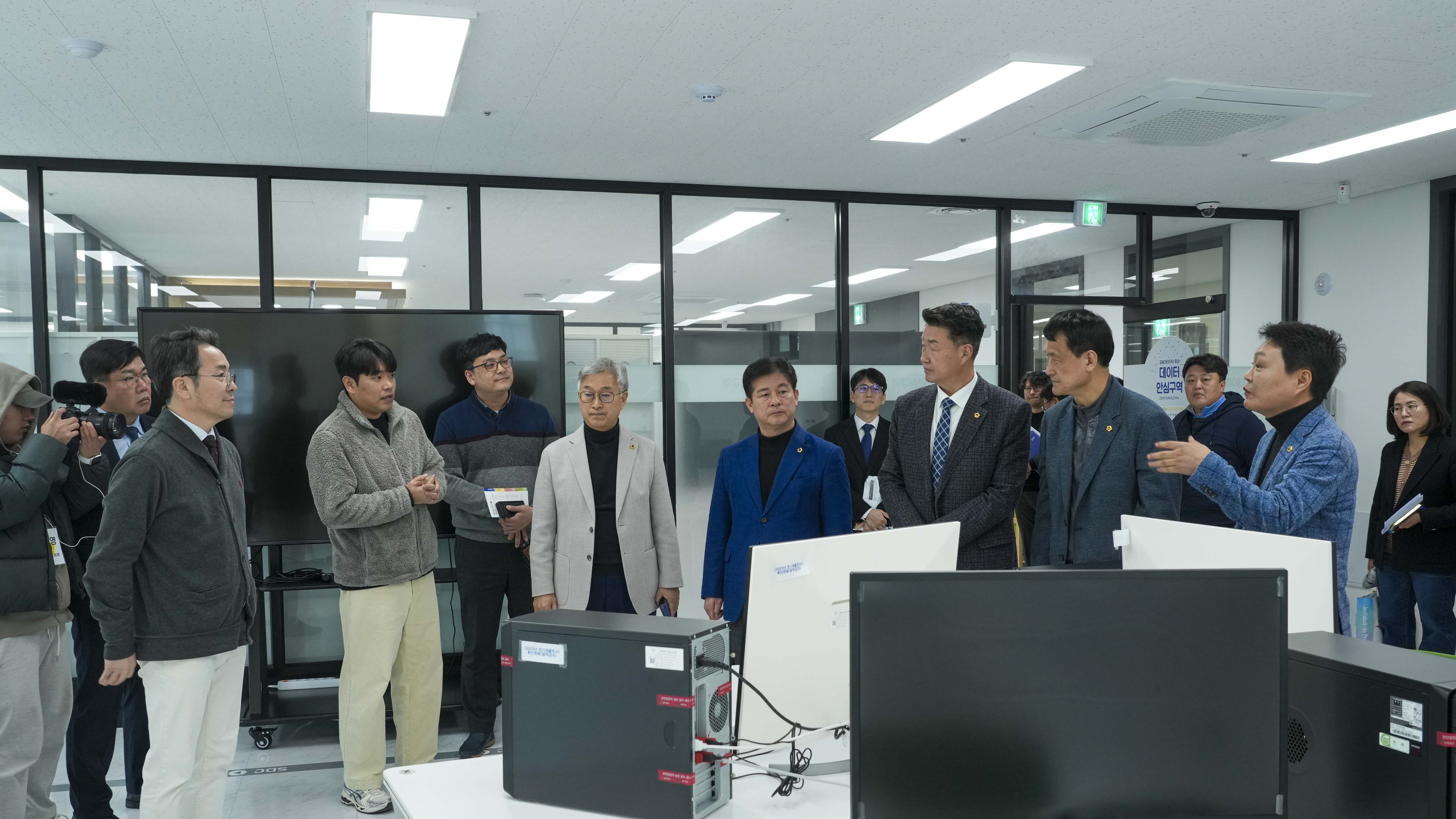 24.03.11. 농산업경제위원회 현지의정활동(전북테크비즈센터) 3