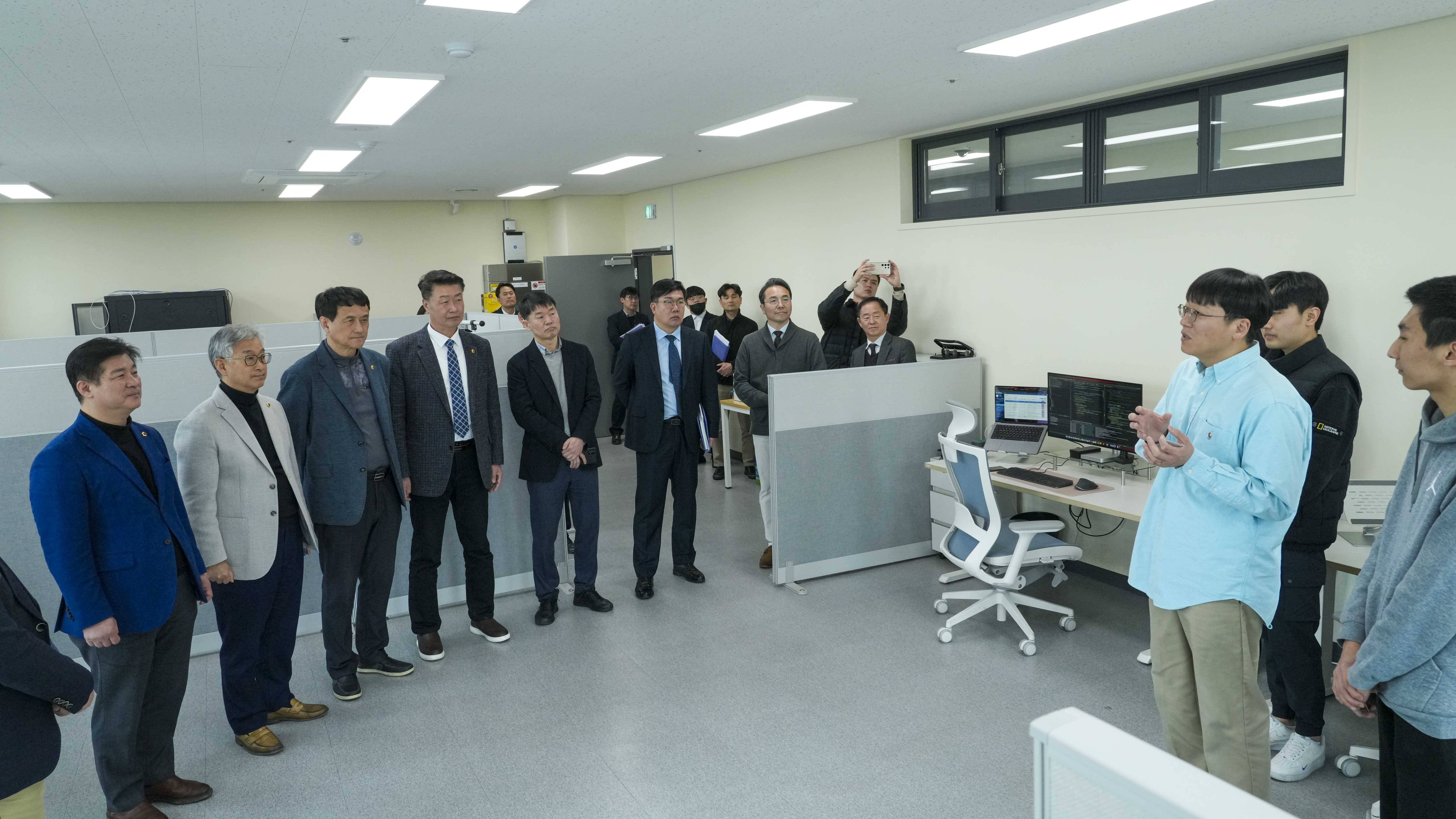 24.03.11. 농산업경제위원회 현지의정활동(전북테크비즈센터) 4