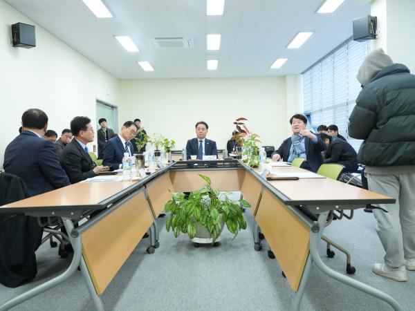 24.03.08. 제407회 임시회 환경복지위원회 현지의정활동(민물고기연구센터) 3