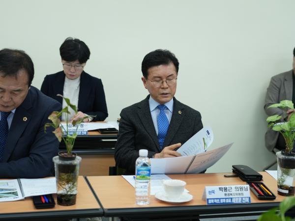 24.03.08. 제407회 임시회 환경복지위원회 현지의정활동(민물고기연구센터) 7