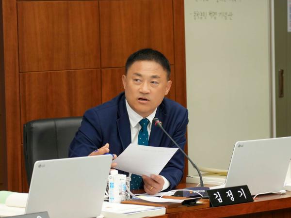 23.11.13. 제405회 정례회 문화건설안전위원회 행정사무감사 3