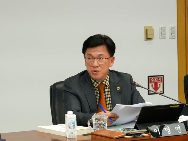 23.11.13. 제405회 정례회 문화건설안전위원회 행정사무감사 5