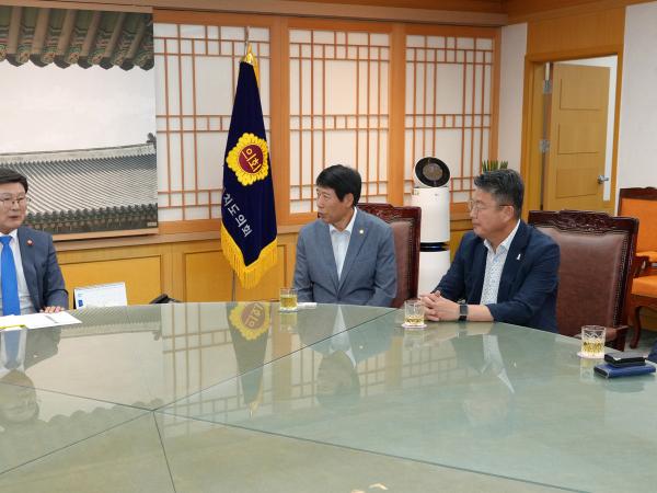 24.07.11. 전주시의회 의장단 상임위원장단 방문 2