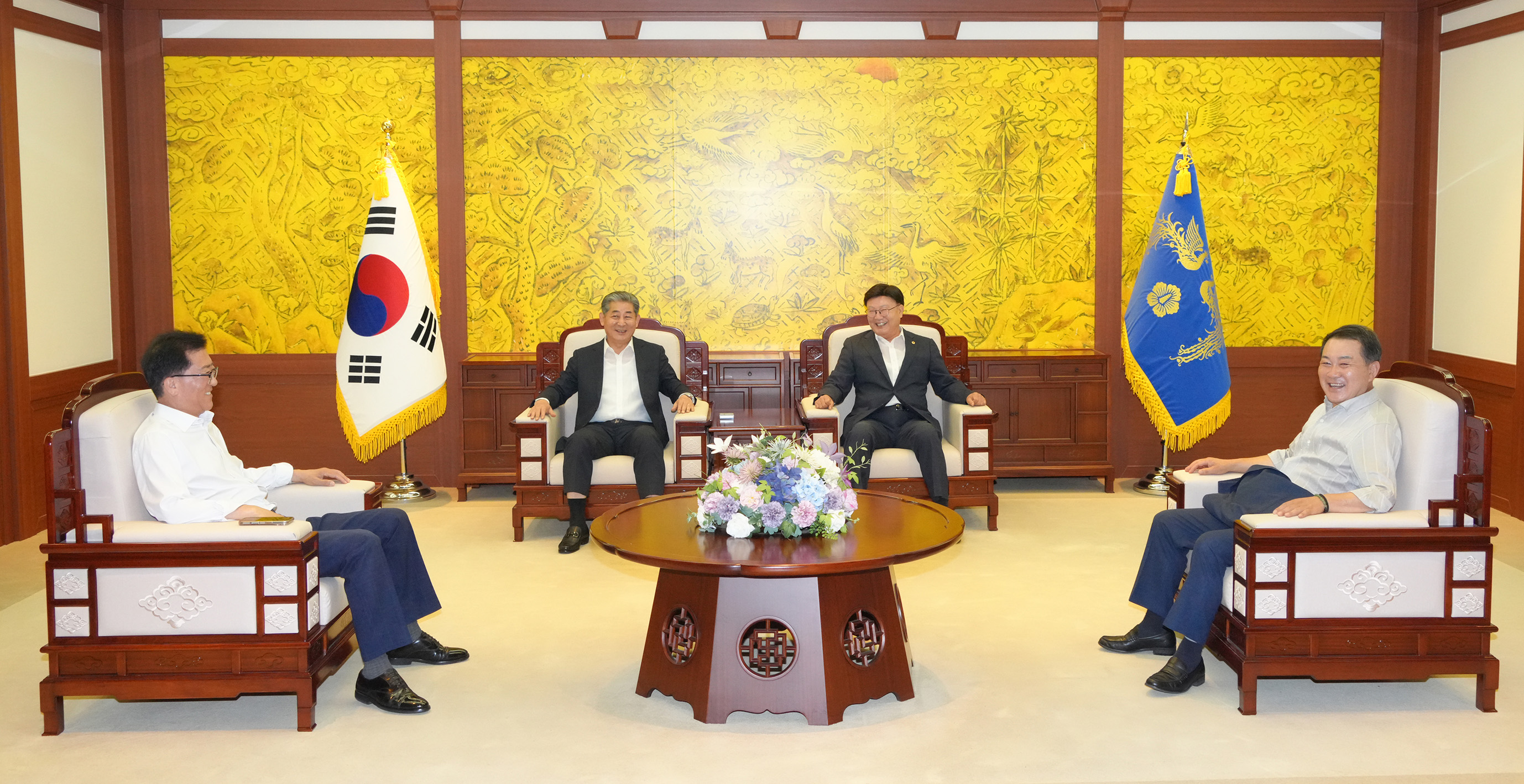 25.08.12. 대한민국시도의장협의회 대통령기록관 방문 1