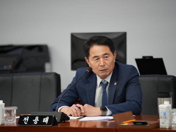 25.07.15. 제420회 임시회 의회운영위원회(의회사무처 업무보고) 3