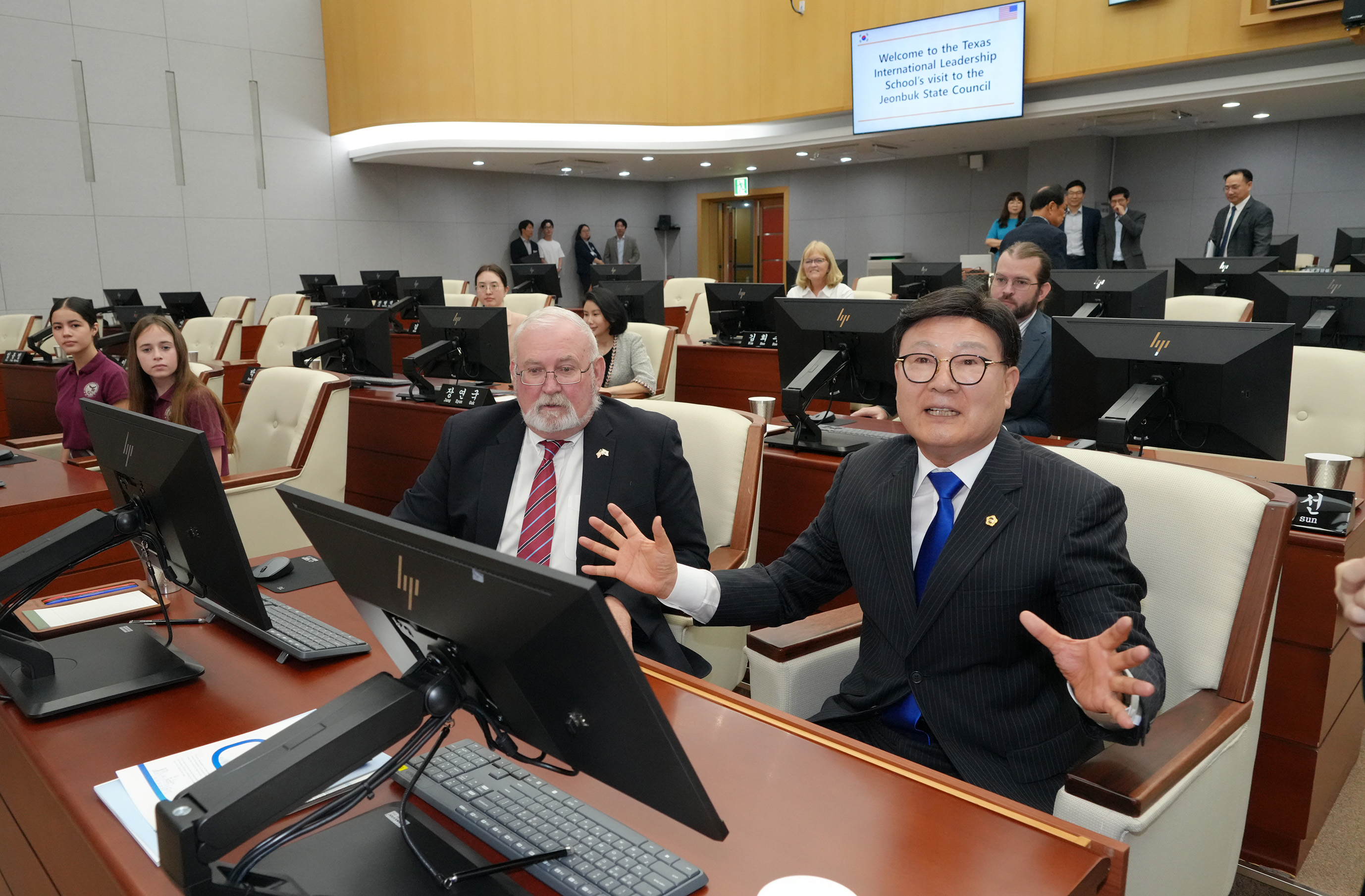 25.06.10. 텍사스 국제리더십재단 도의회 방문 2