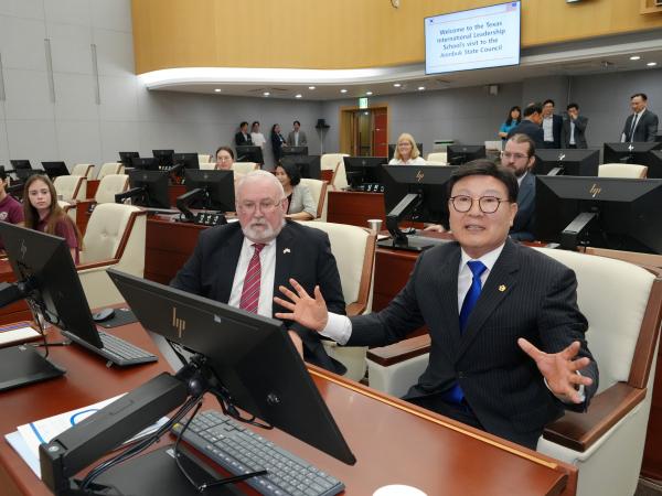 25.06.10. 텍사스 국제리더십재단 도의회 방문 2