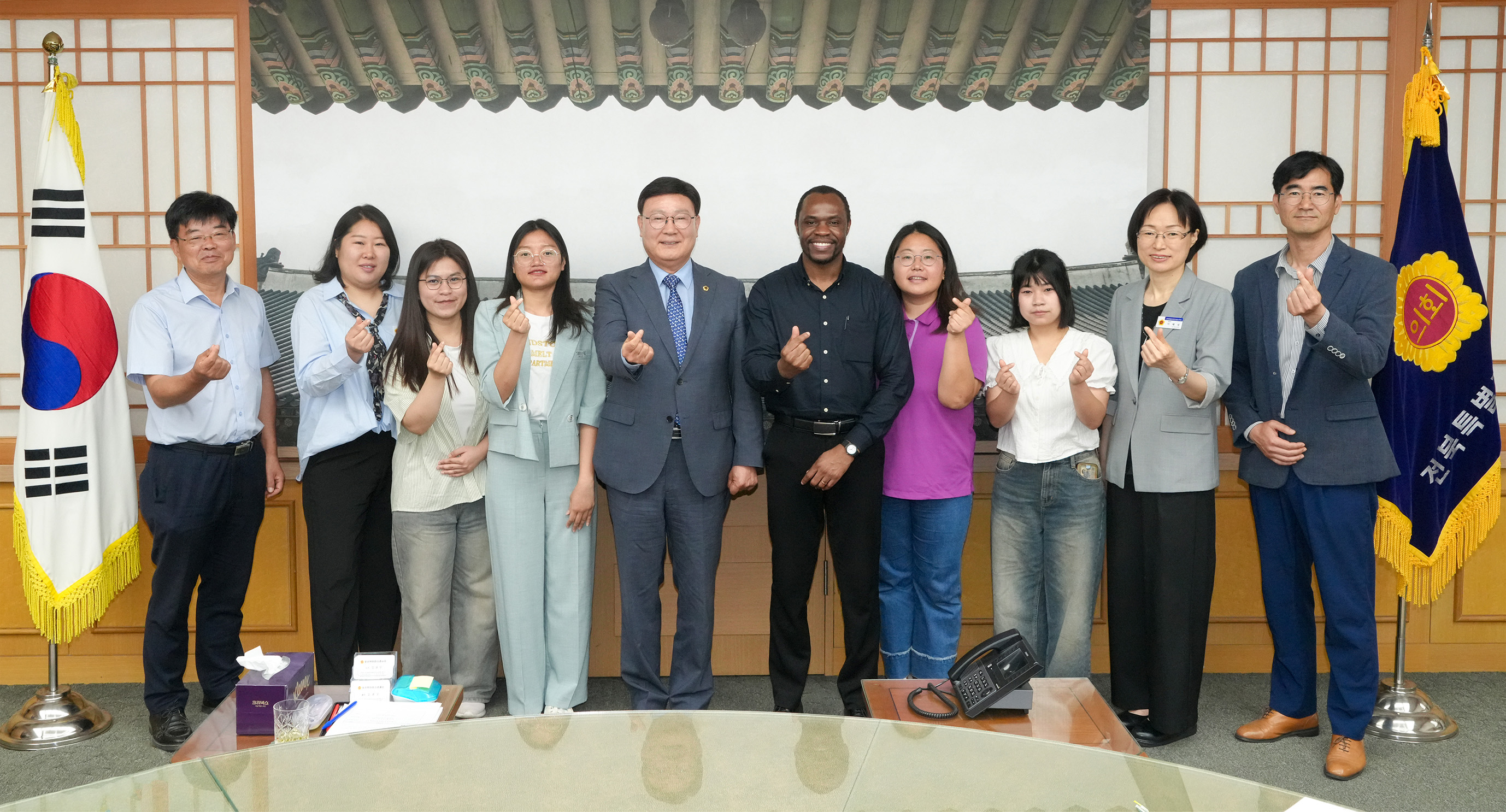 25.05.22. 전북대 정치외교학과 외국인 유학생 견학 1