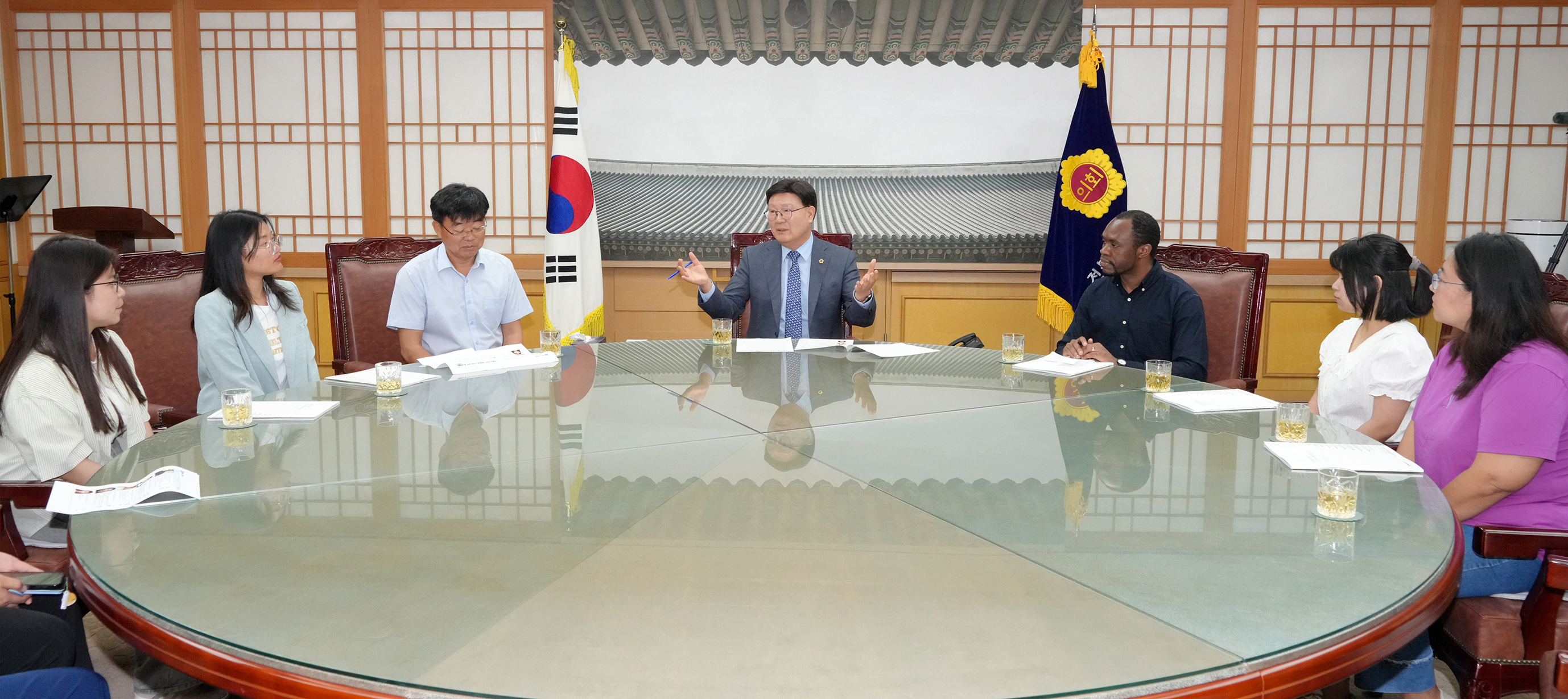 25.05.22. 전북대 정치외교학과 외국인 유학생 견학 2