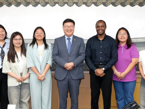 25.05.22. 전북대 정치외교학과 외국인 유학생 견학 3