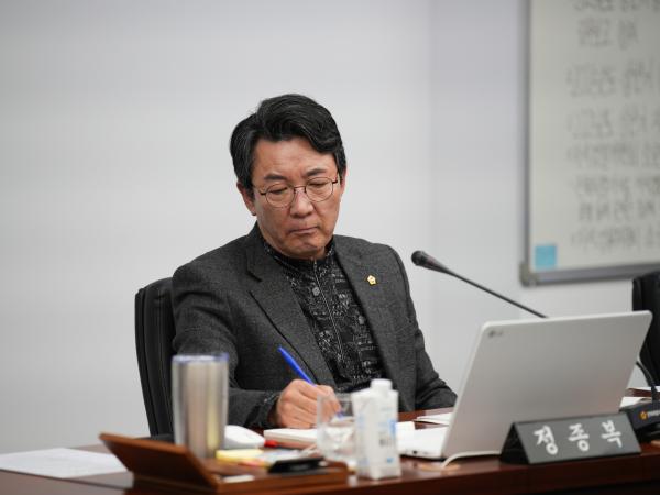 25.02.14. 제416회 도의회 임시회 기획행정위원회 업무보고 청취 7