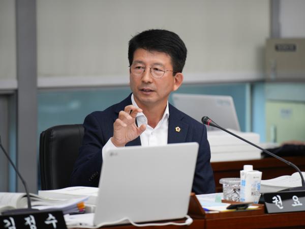 24.11.12. 제405회 도의회 정례회 행정사무감사(농업복지환경위원회) 9