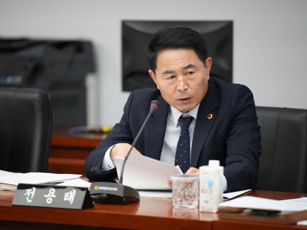 24.11.11. 제405회 도의회 정례회 행정사무감사(의회운영위원회) 10