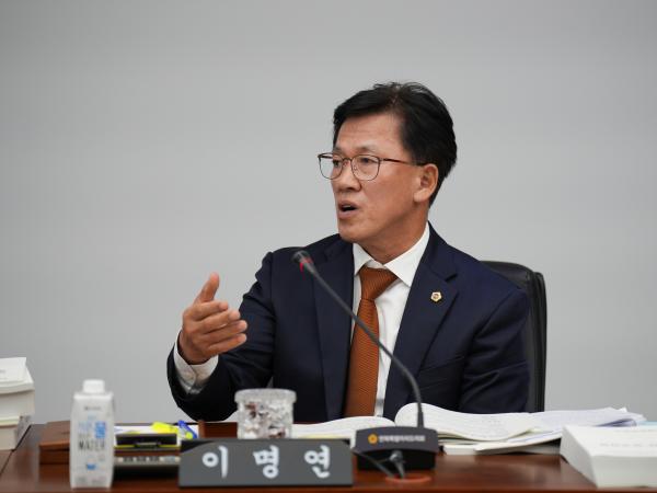 24.11.15. 제405회 도의회 정례회 행정사무감사(문화안전소방위원회) 7