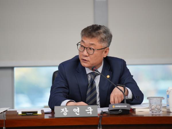 24.11.11. 제405회 도의회 정례회 행정사무감사(의회운영위원회) 9